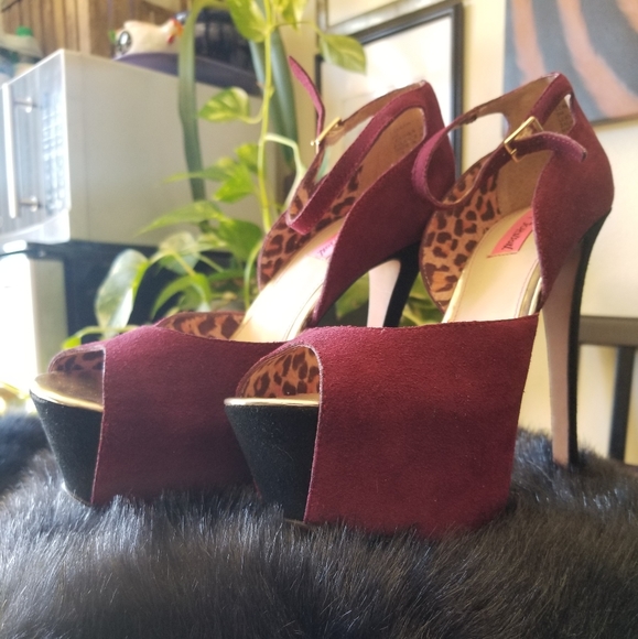 Betsey Johnson Burgundy Leanah Peep-Toe Pump - Picture 2 of 3